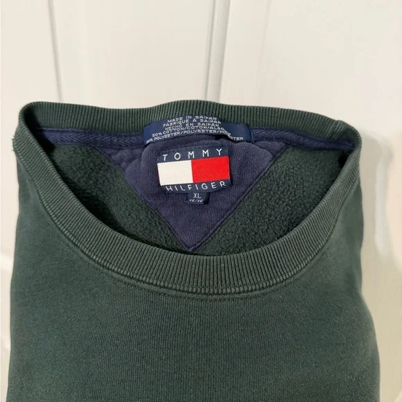 Vintage Tommy Hilfiger Dark Green Crewneck - Picture 3 of 4